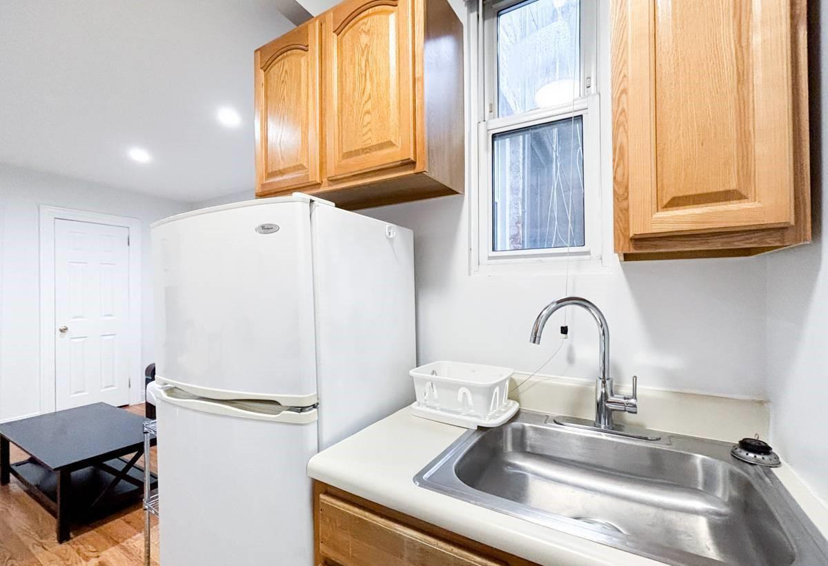 Fully Furnished 1 BD Studio Apartment in Manhattan