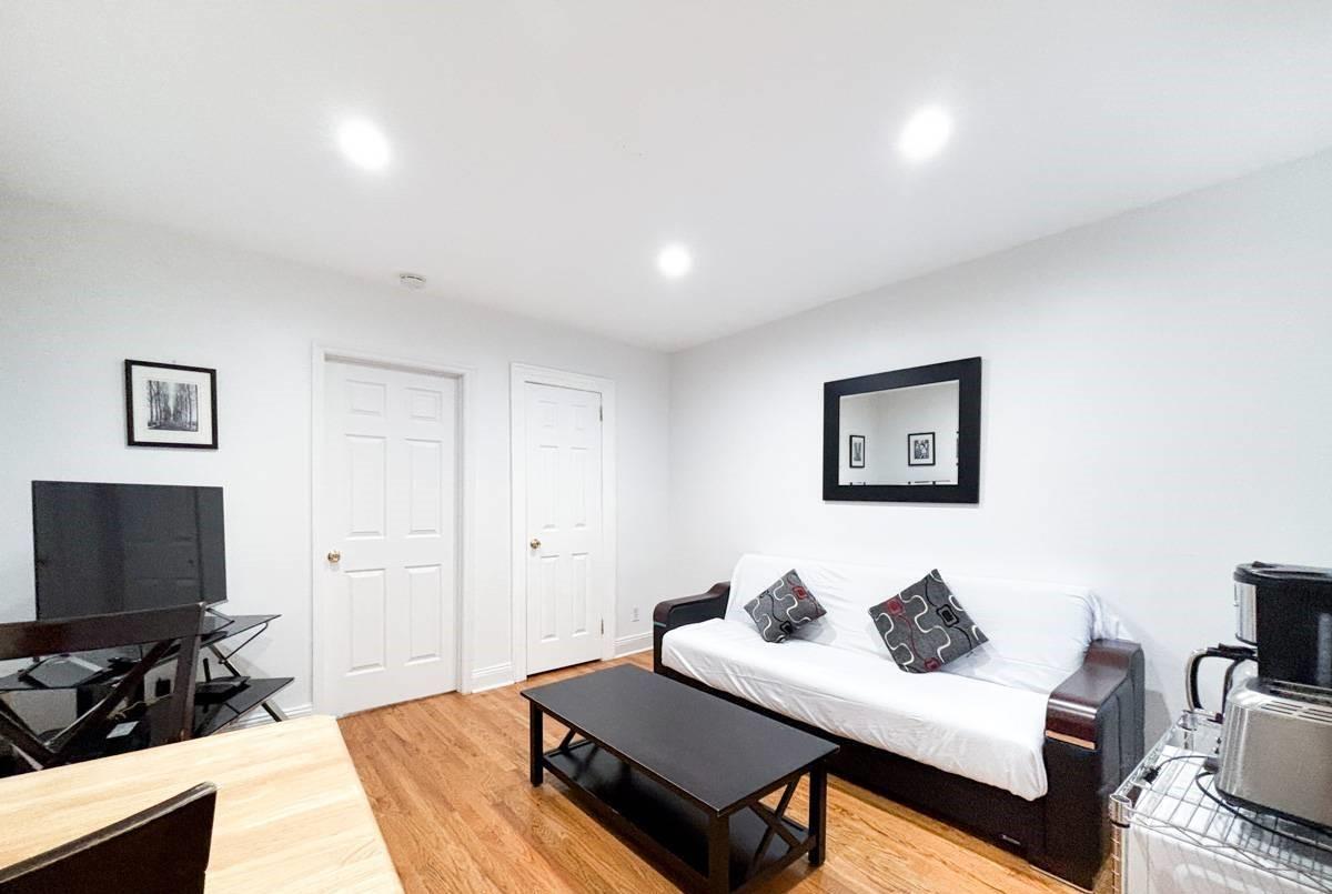 Fully Furnished 1 BD Studio Apartment in Manhattan