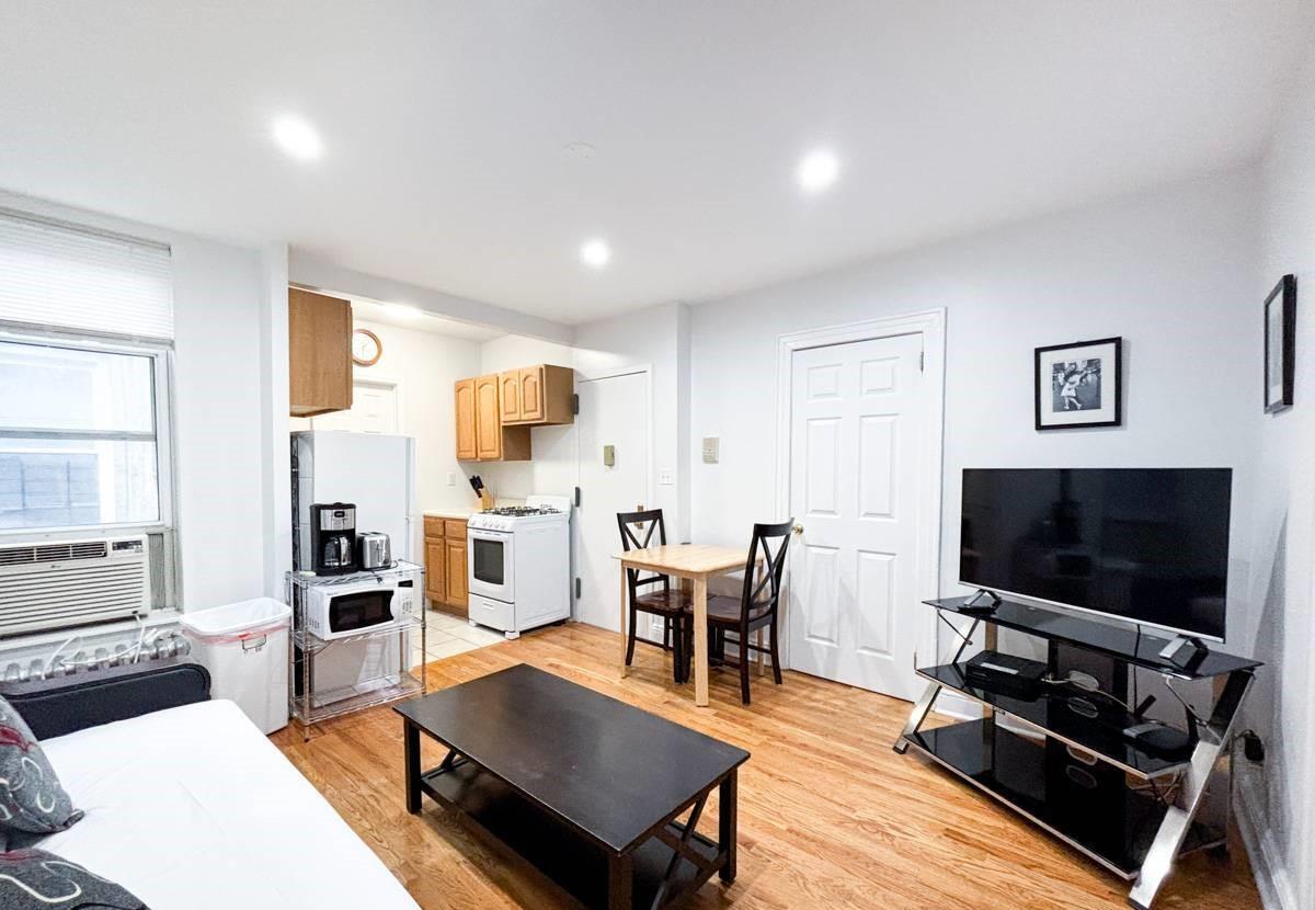 Fully Furnished 1 BD Studio Apartment in Manhattan