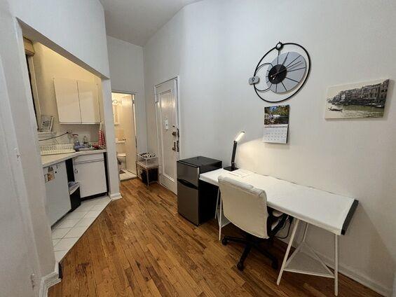 Furnished Studio Apartment in South Harlem Manhattan