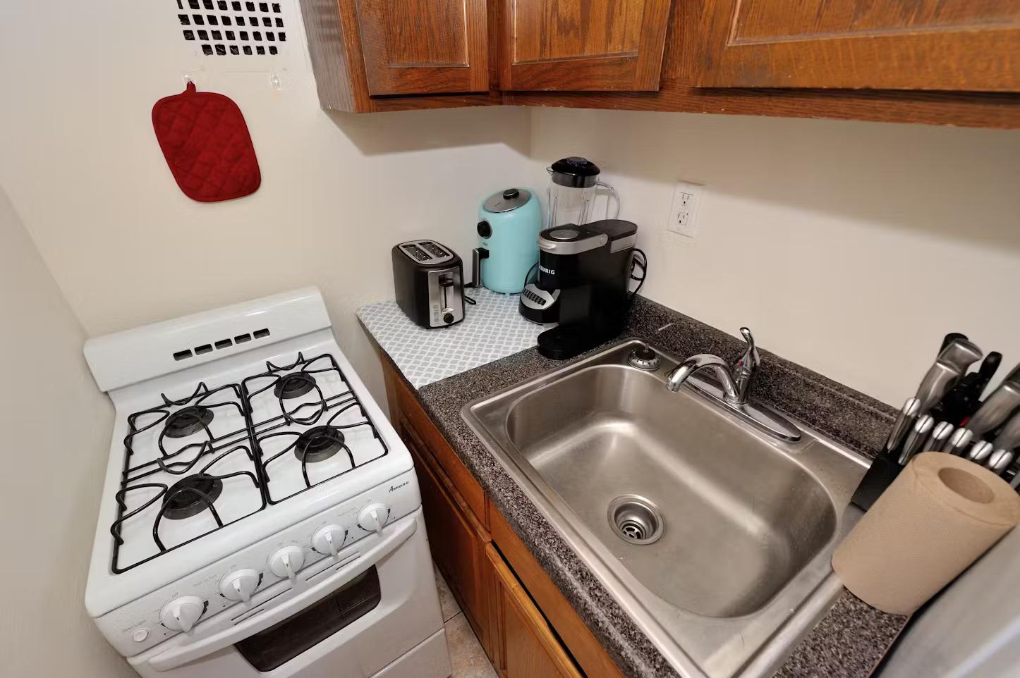 Fully Furnished Studio apartment in Inwood Manhattan